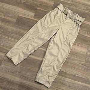 ❣️ NWT House of Harlow Pants